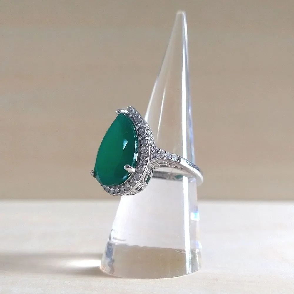 Onyx Ring - Picture 2 of 12